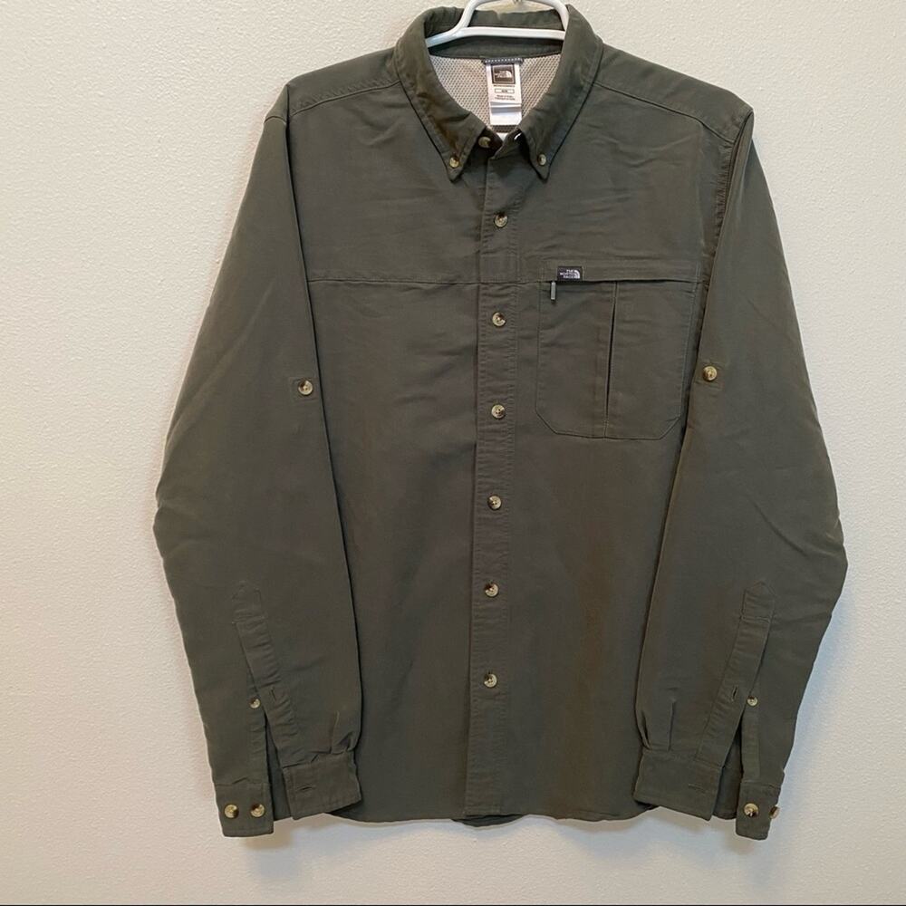 The North Face Button Down Shirt Size Medium